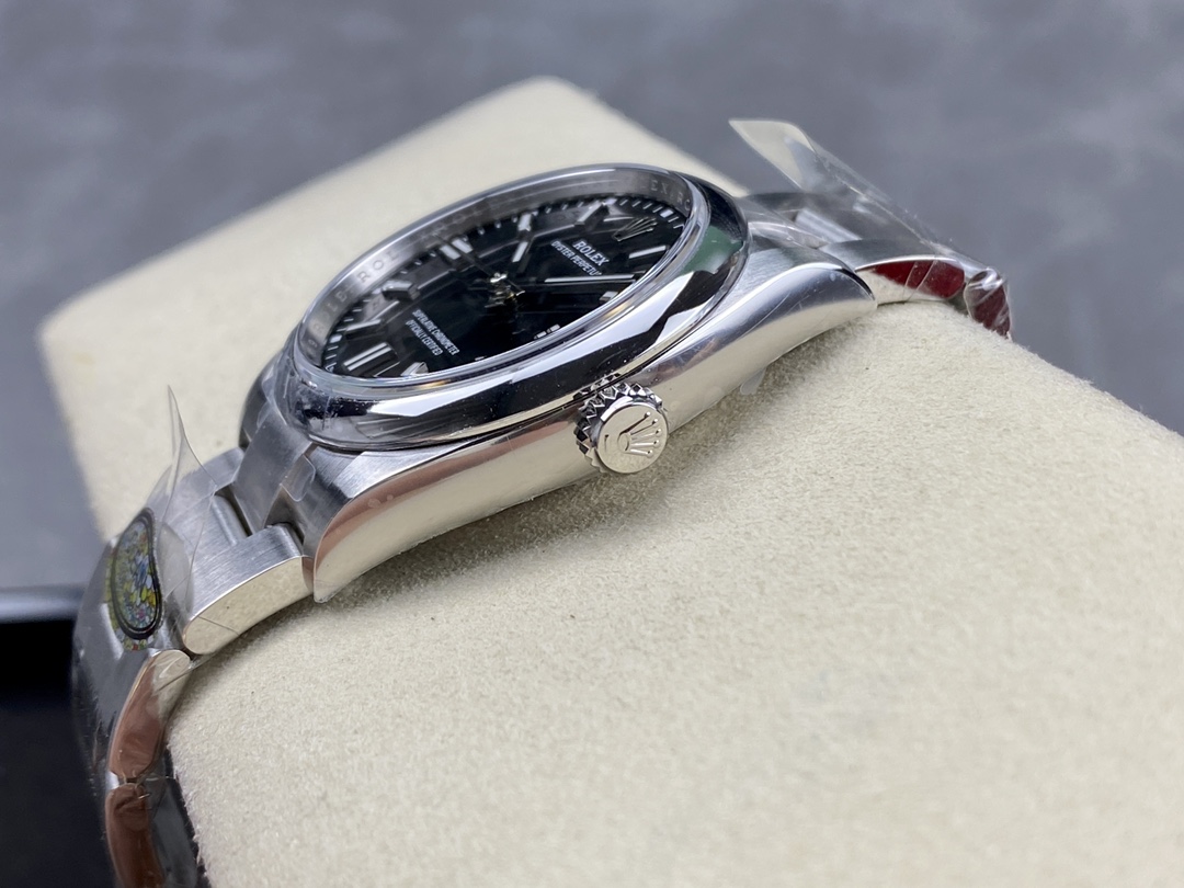 Rolex Oyster Perpetual 36 Oystersteel 126000 0002