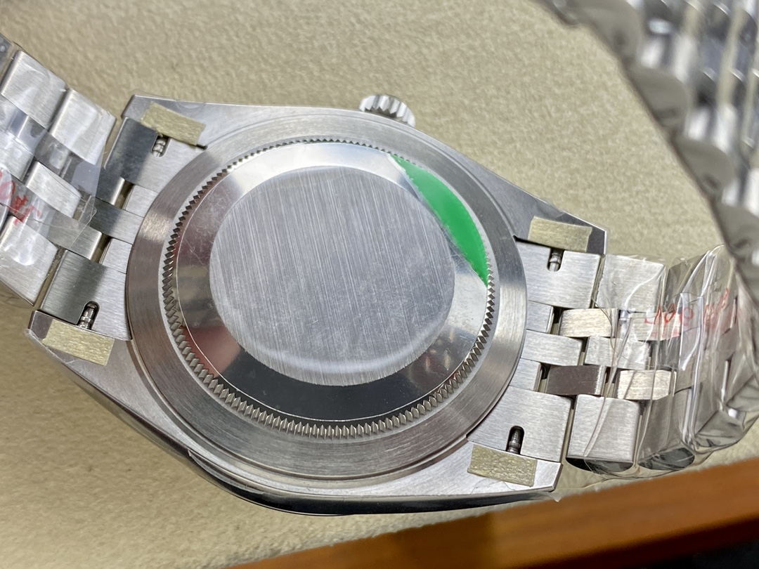 Rolex Datejust 41mm m126300 0004 Silver Stick DIal  Oystersteel Case Domed Bezel