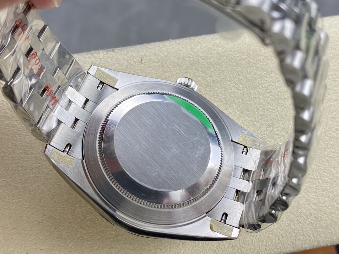 Rolex Datejust 41mm Stainless Steel 126334 0004 Silver Index Jubilee Mens Watch