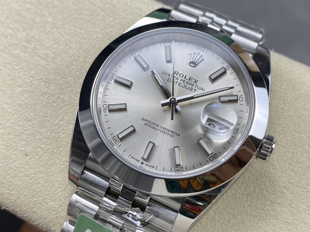 Rolex Datejust 41mm m126300 0004 Silver Stick DIal  Oystersteel Case Domed Bezel