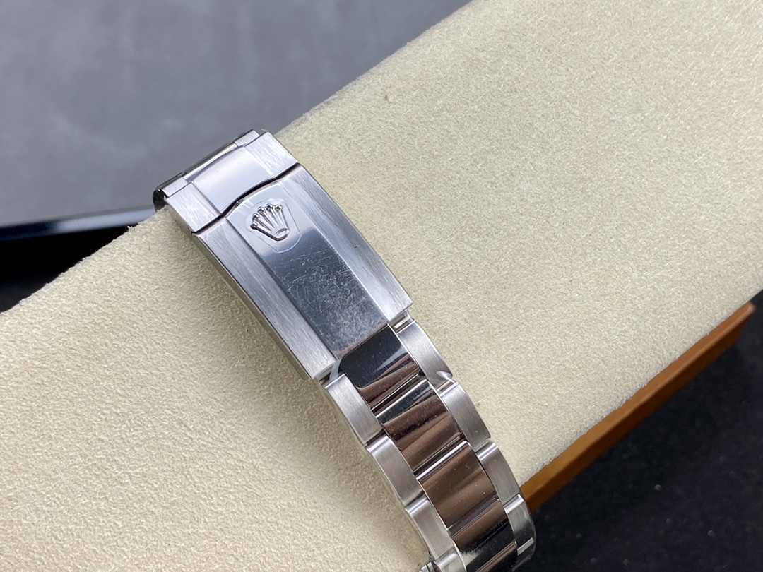 Rolex Datejust 41mm Fluted Bezel Green Dial m126334 0027 Mens Replica Watch