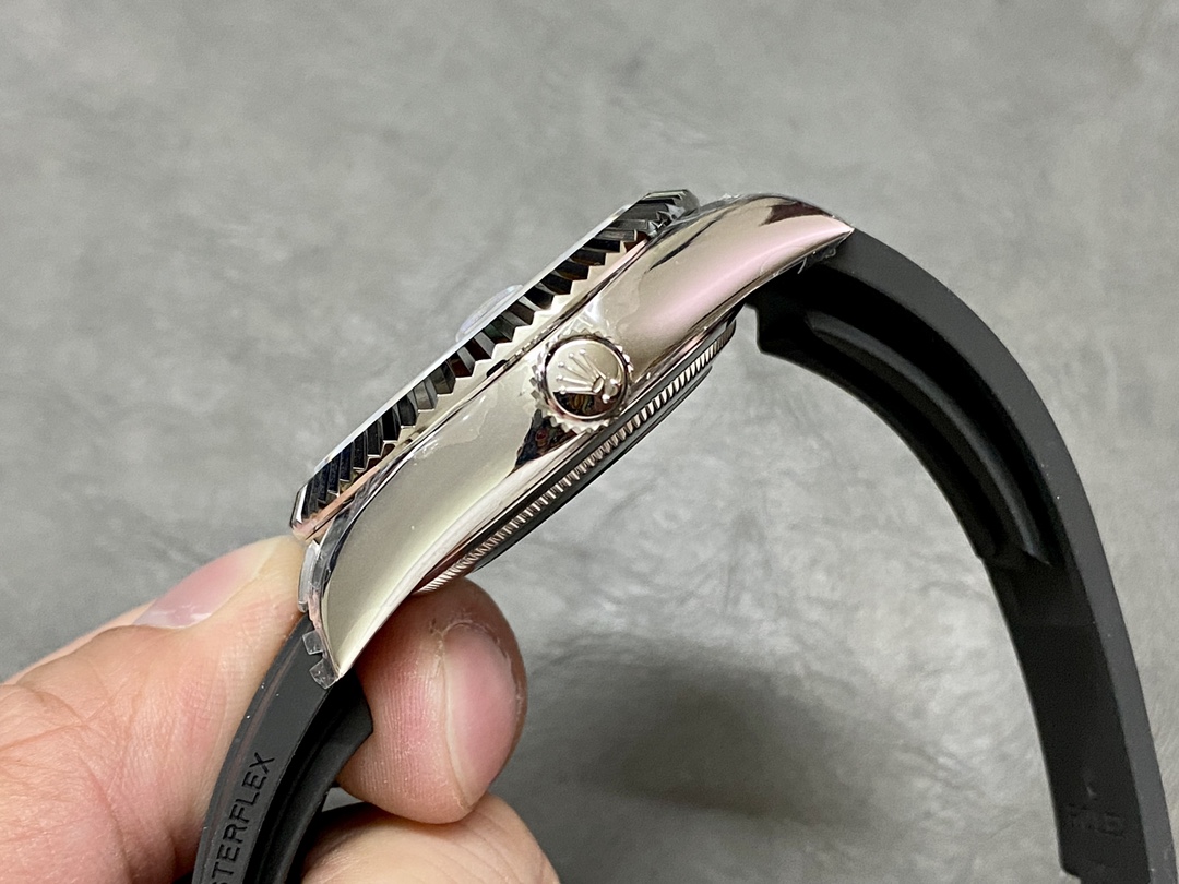 Rolex Sky Dweller 42 White Gold White Dial Oysterflex M336239 0003