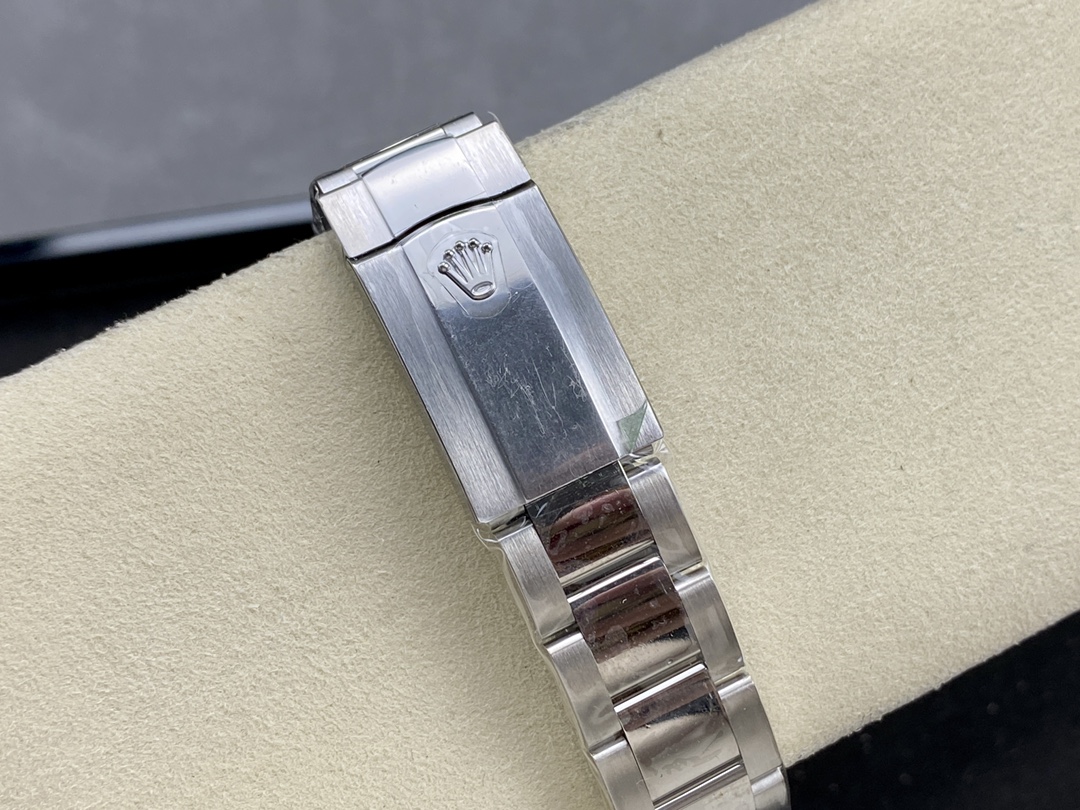 Rolex Datejust 126334 0003 Fluted Bezel Silver Dial 41MM Mens Replica Watch