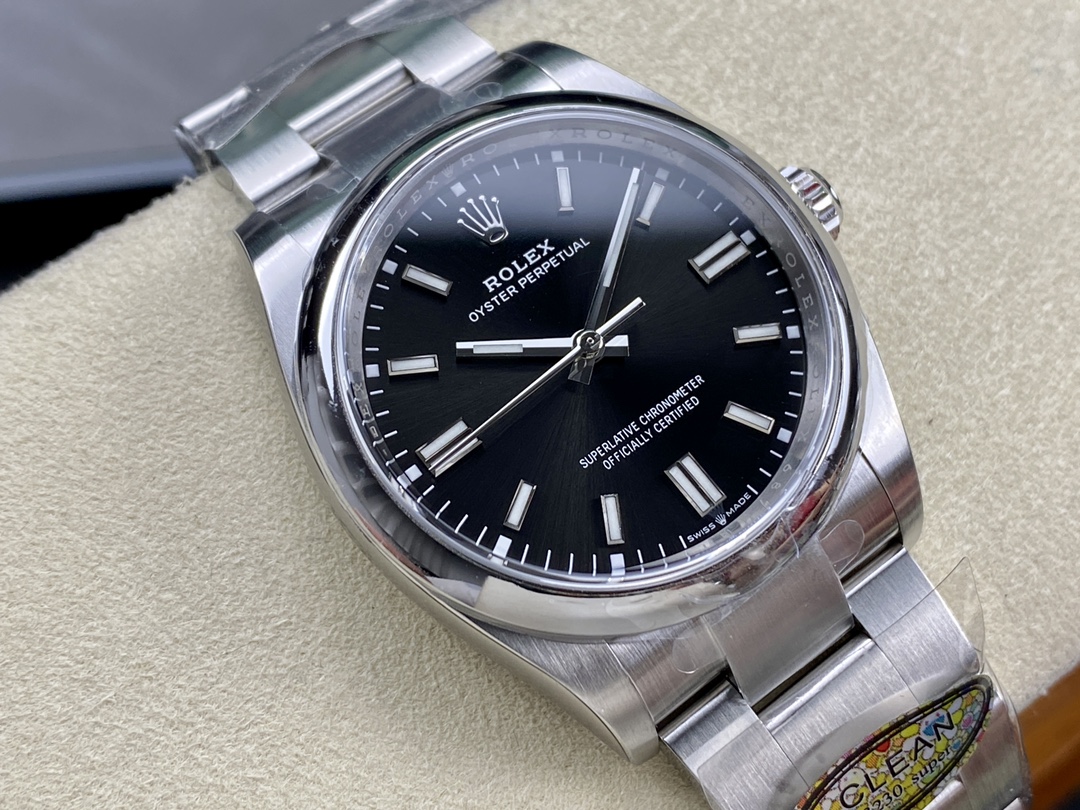 Rolex Oyster Perpetual 36 Oystersteel 126000 0002