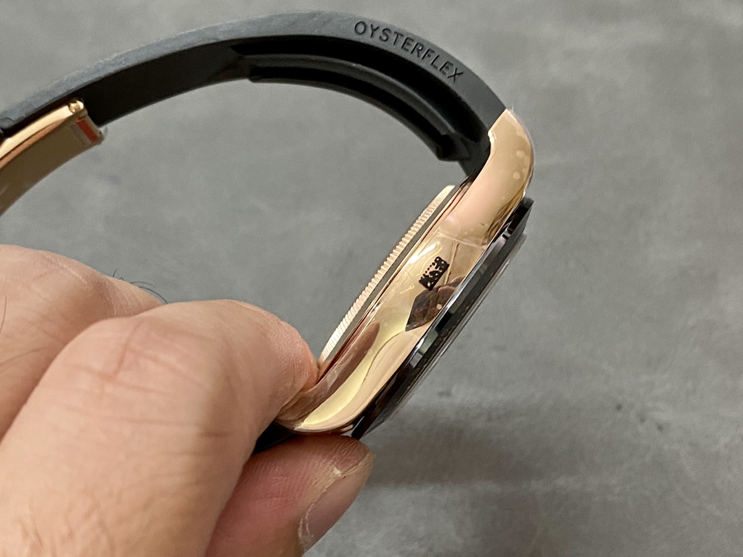 Rolex Cosmograph Daytona 116515LN Everose Gold Ivory Dial 40mm Mens Replica Watch