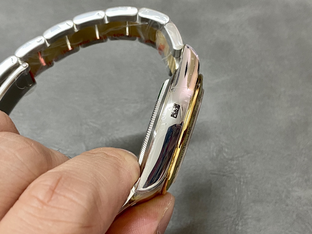 Rolex Cosmograph Daytona 116503 Yellow Gold Champagne Diamond Dial 40MM Mens Replica Watch