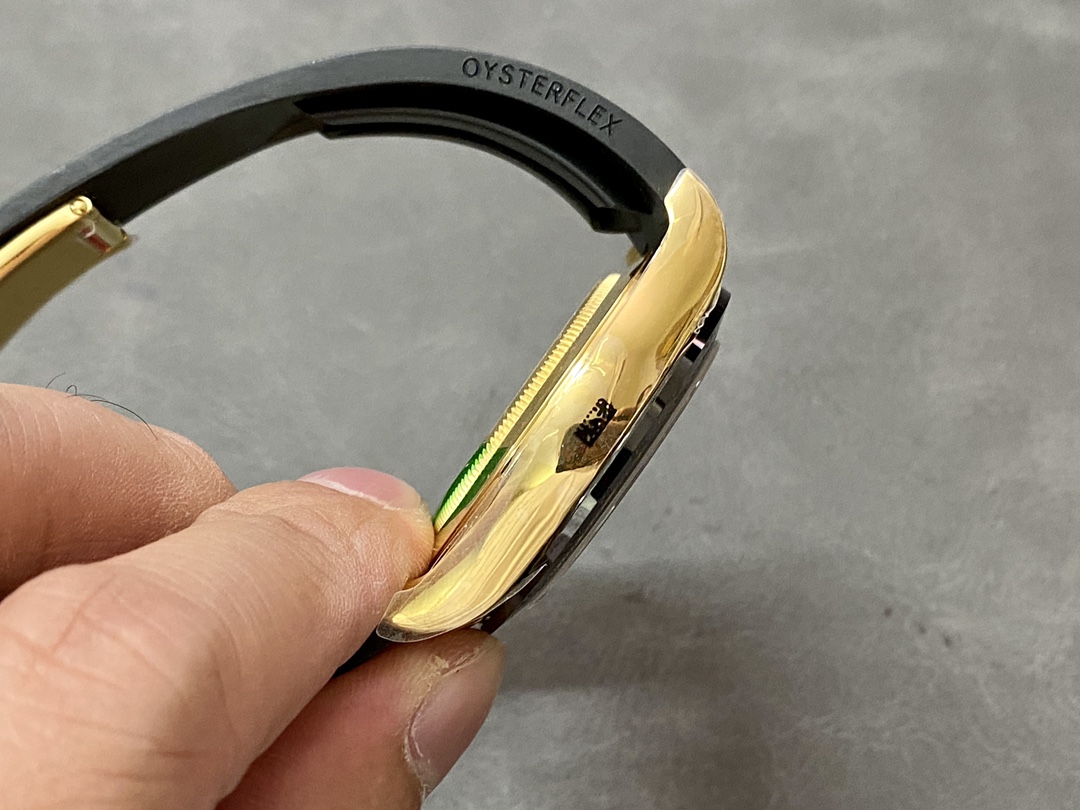 Rolex Daytona 116518LN Rubber Strap MOP Diamond Dial 40mm Mens Replica Watch