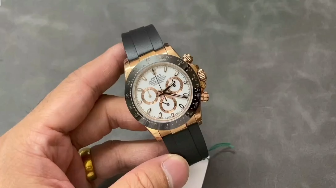 Rolex Cosmograph Daytona 116515LN Everose Gold Ivory Dial 40mm Mens Replica Watch