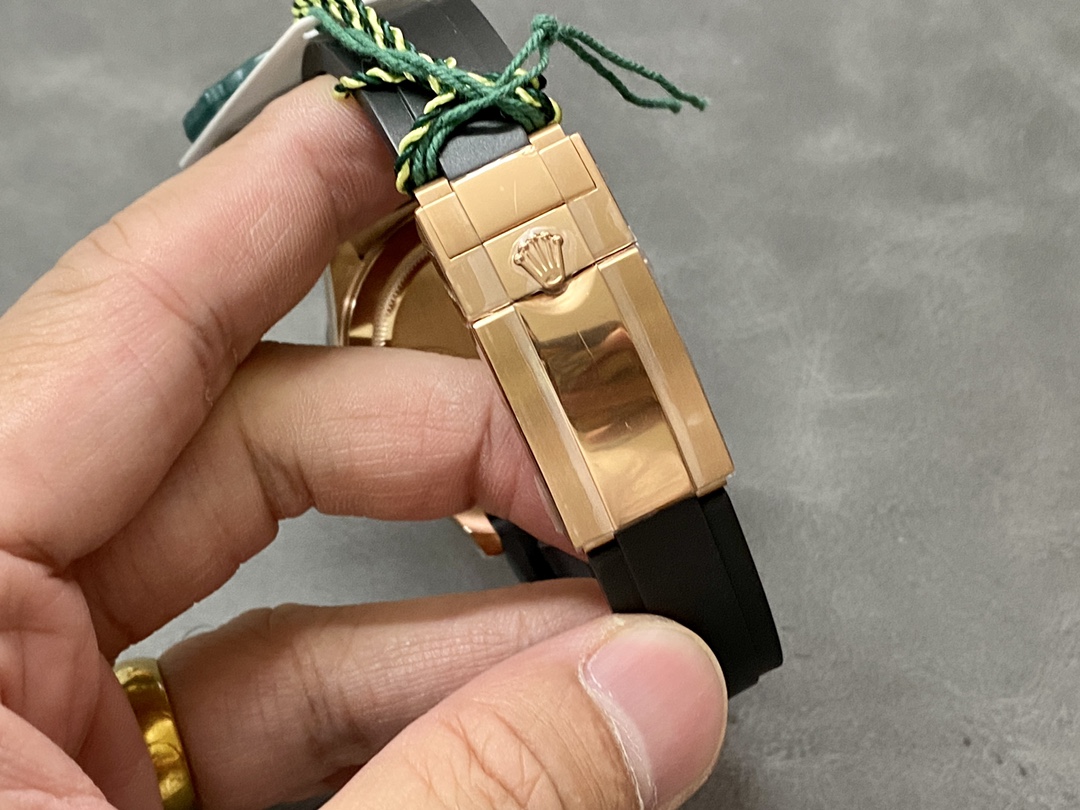 Rolex Cosmograph Daytona 116515LN Everose Gold Ivory Dial 40mm Mens Replica Watch