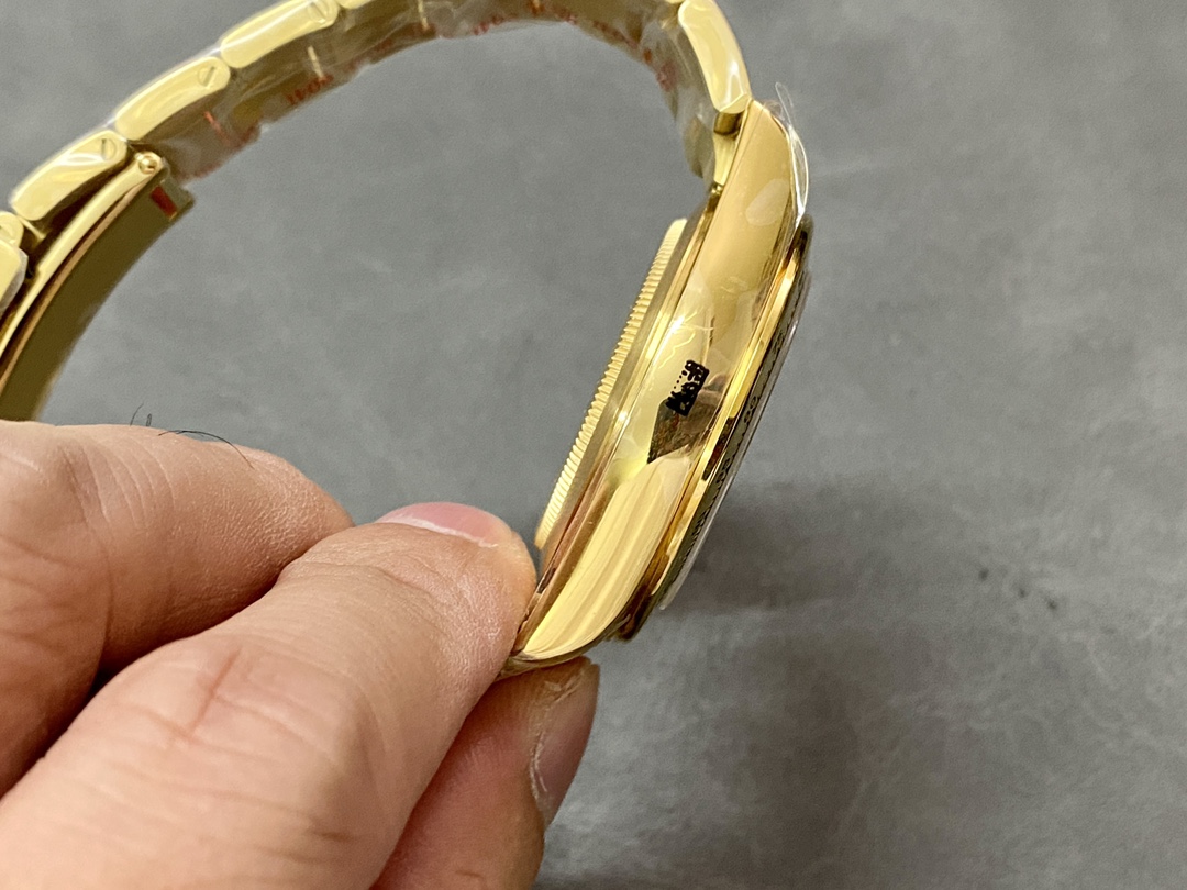 Rolex Daytona 116528 Yellow Gold Blue Racing Dial 40mm Mens Replica Watch