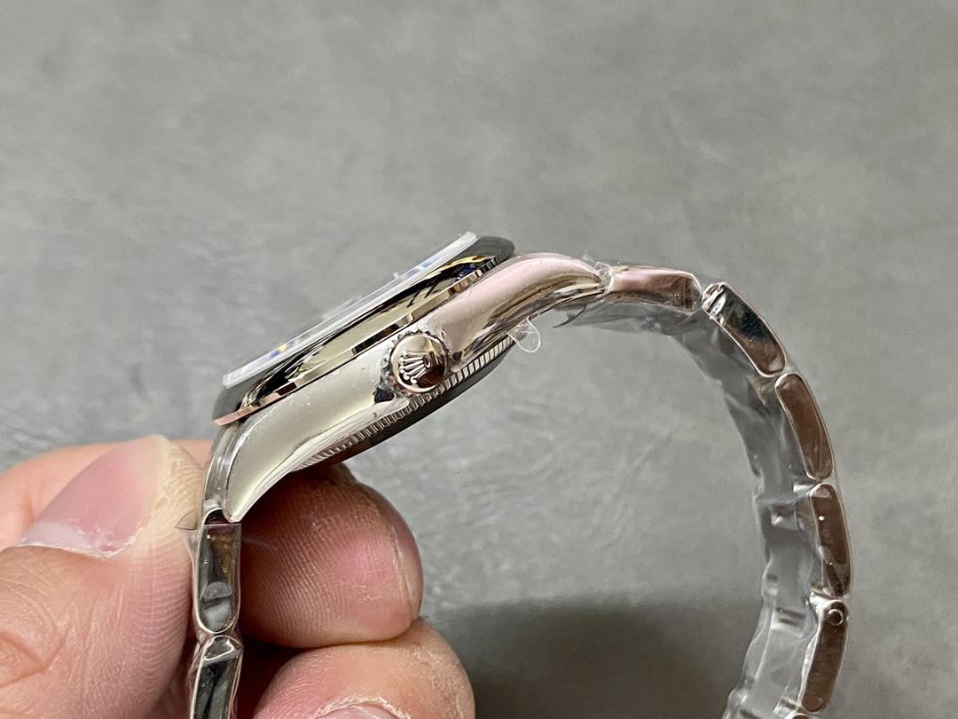 Rolex Oyster Perpetual 31 Black Dial 277200 0002 Women's Watch