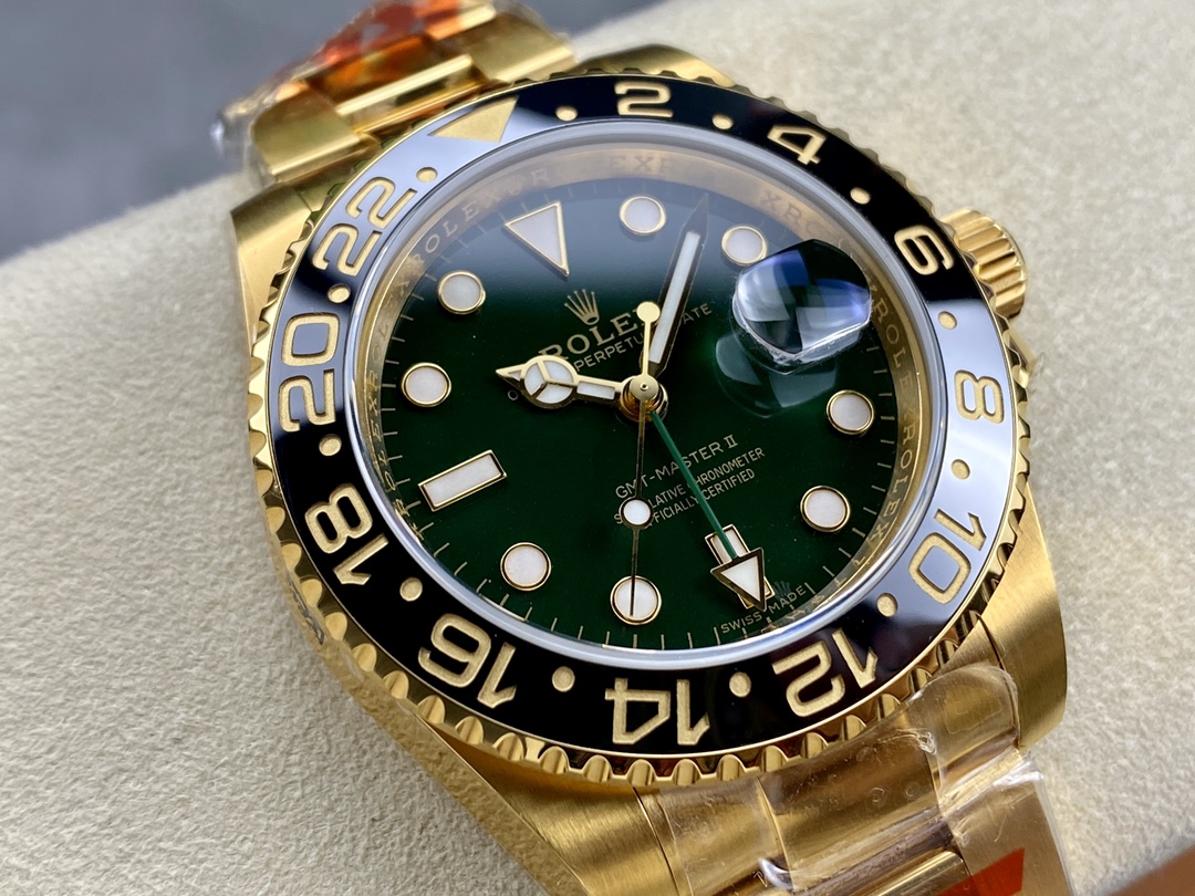 Rolex GMT Master II 116718LN Oyster Bracelet Green Dial 40mm Mens Replica Watch