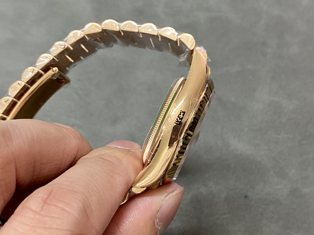 Rolex Day-Date m128235 0009 Everose Gold Pink Rose Dial 36MM Unisex Replica Watch