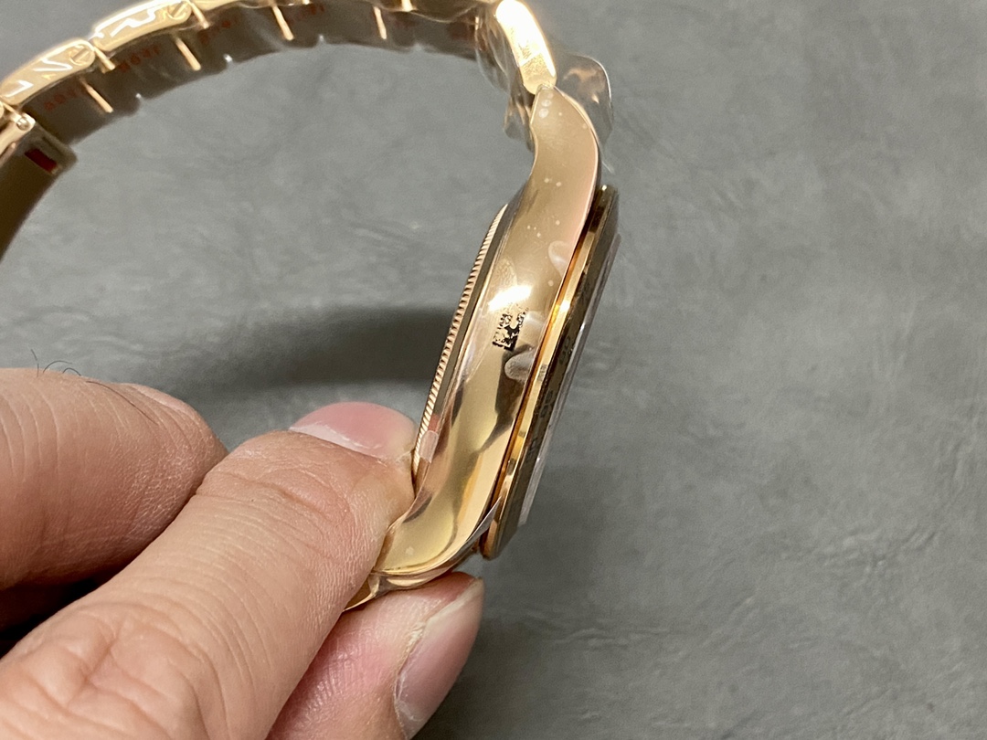 Rolex Daytona 126508 18K Rose Gold White Dial Men's Watch