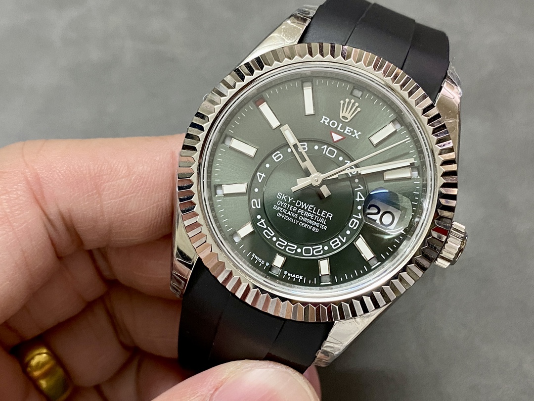Rolex Sky Dweller 42mm 336239 Rubber Strap Green Dial Men's Watch