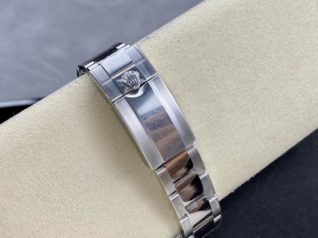 Rolex GMT-Master II 40mm Black Bezel 116710LN Men's Watch