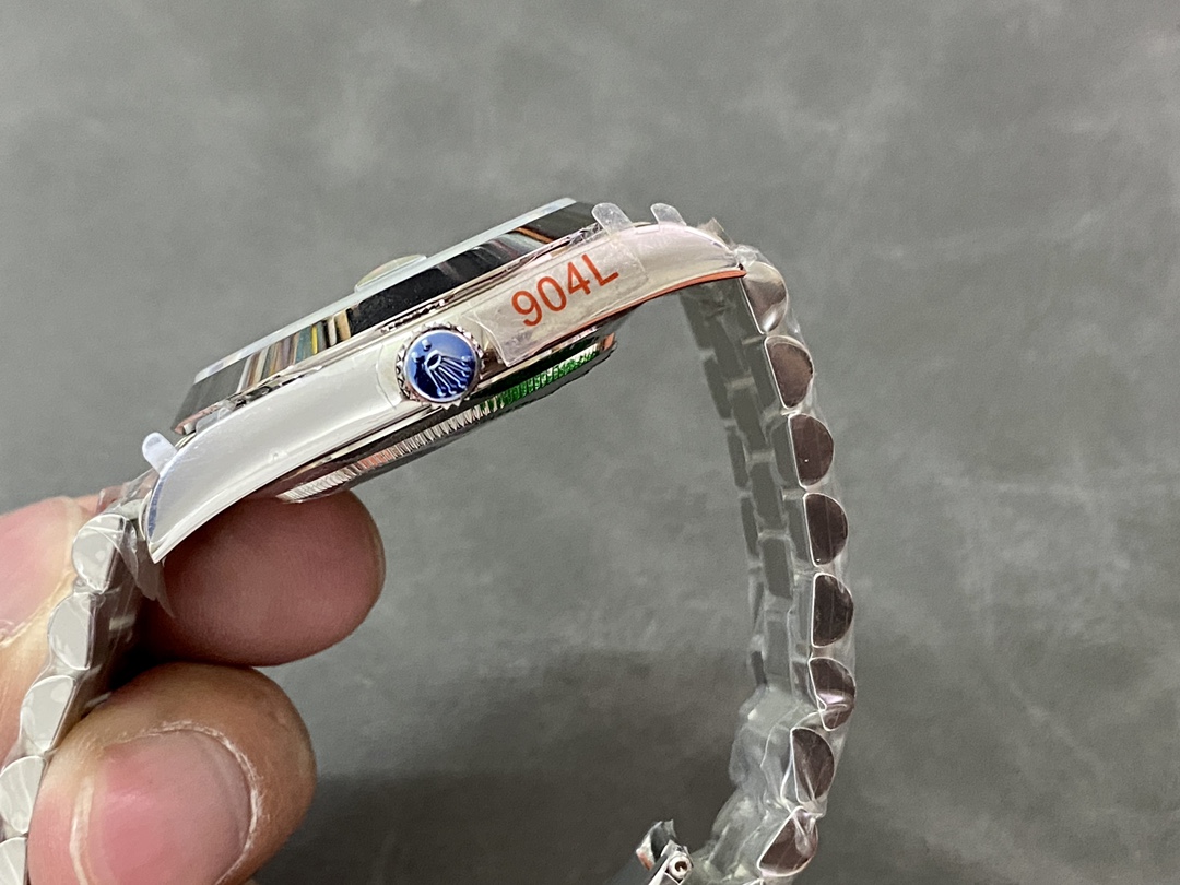 Rolex Day-Date 228206 Ice Blue Dial Platinum 40MM Mens Replica Watch