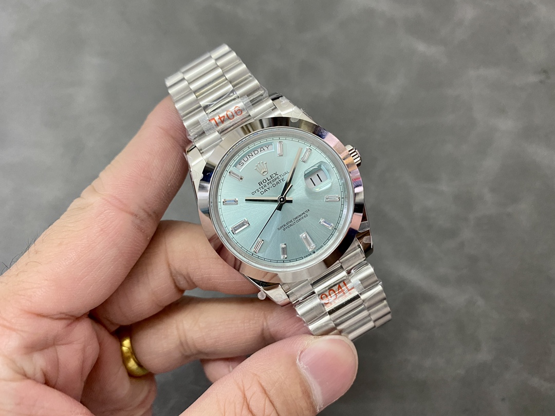 Rolex Day-Date 228206 Ice Blue Dial Platinum 40MM Mens Replica Watch