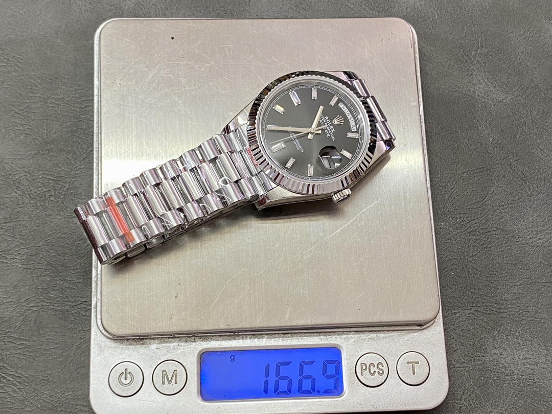 Rolex Day-Date 40mm 228239 0005 Black Diamond Dial Fluted Bezel Mens Replica Watch