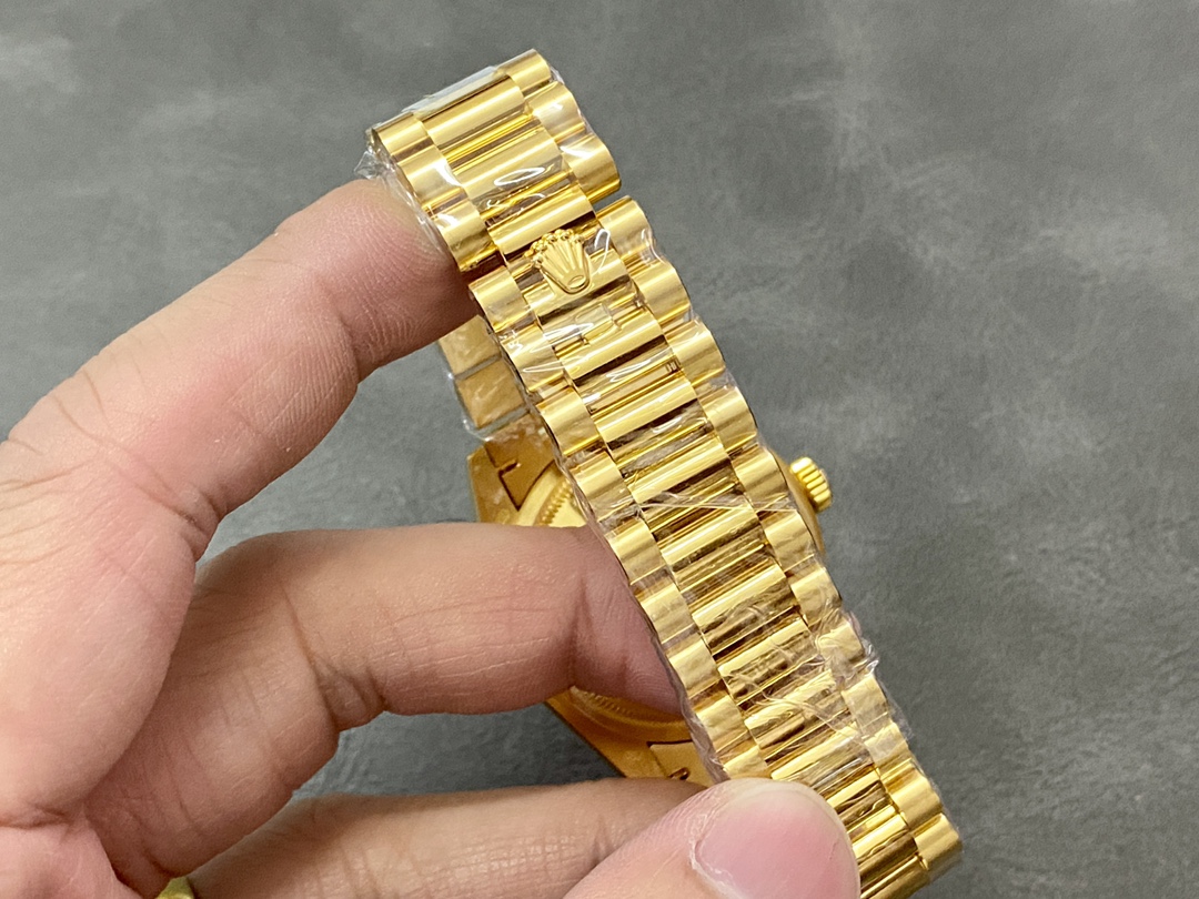 Rolex Day-Date 36MM 128238 0081 Fluted Bezel White Index Dial Unisex Replica Watch