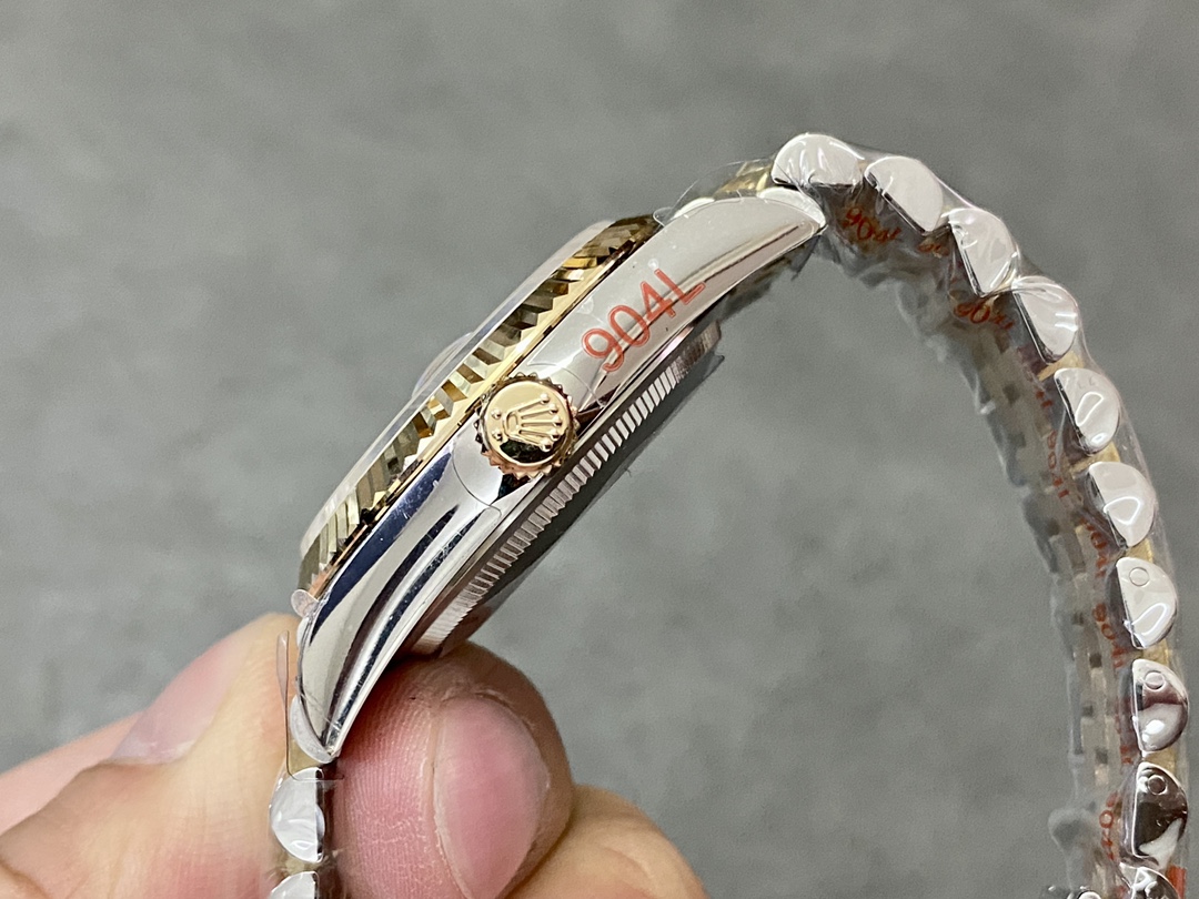 Rolex Datejust 36MM 126233 0031 Silver Roman Numeral Dial Fluted Bezel Unisex Replica Watch