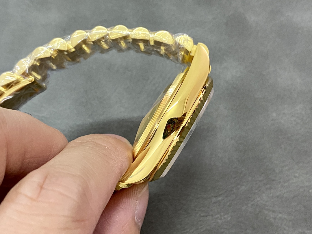 Rolex Day-Date 36MM 128238 0081 Fluted Bezel White Index Dial Unisex Replica Watch