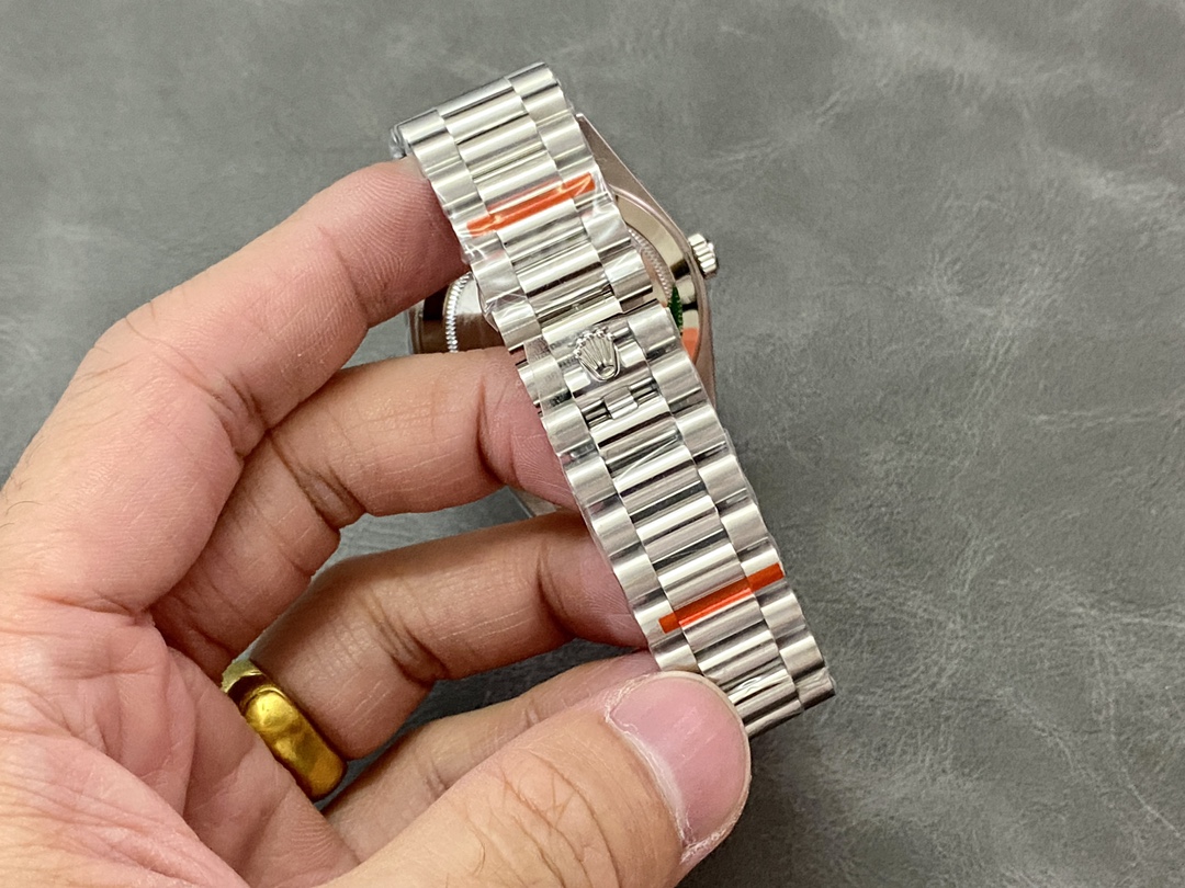 Rolex Day-Date 228206 Ice Blue Dial Platinum 40MM Mens Replica Watch