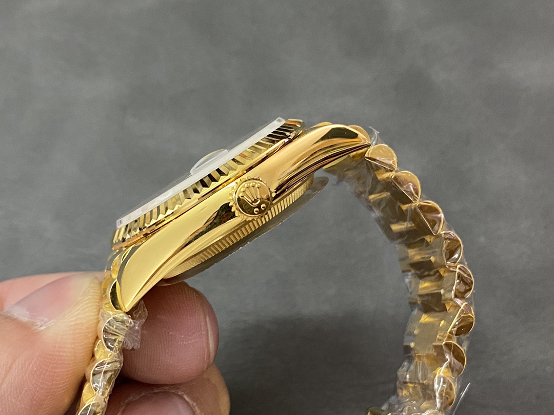 Rolex Day-Date 36MM 128238 0081 Fluted Bezel White Index Dial Unisex Replica Watch