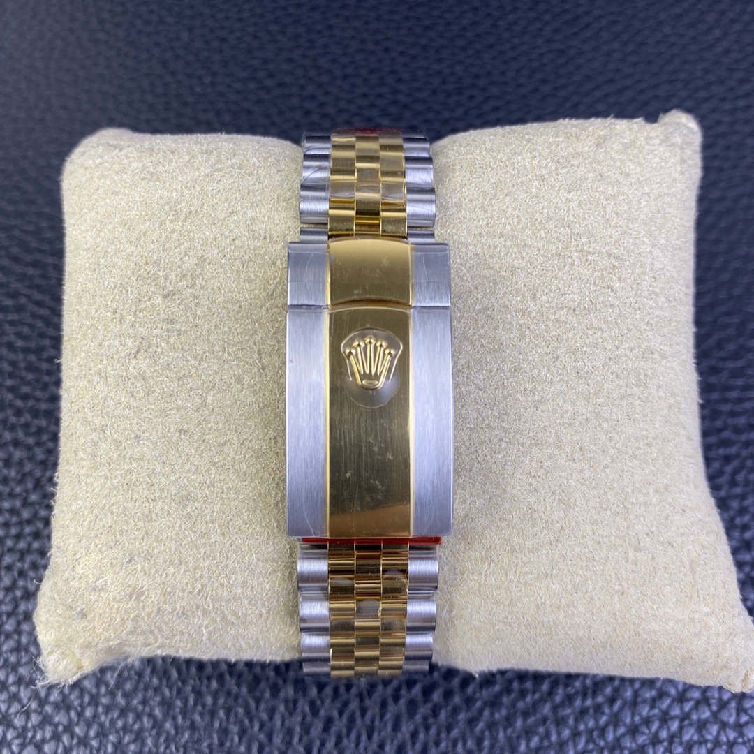 Rolex Datejust 36 126233 0045 Champagne Fluted Motif Diamond Dial