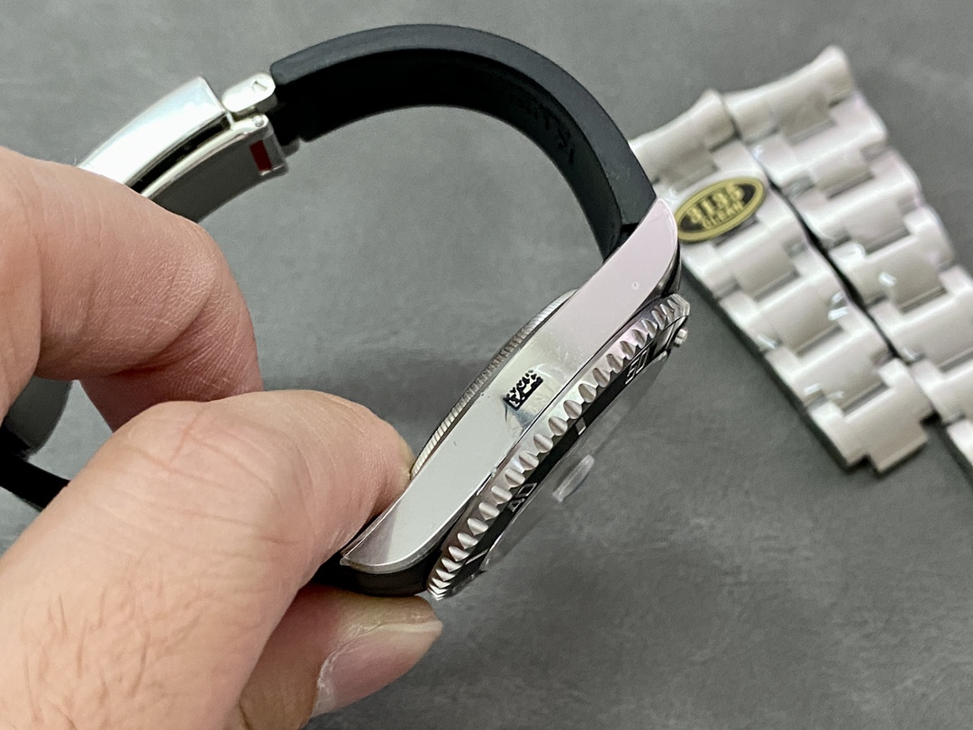 Rolex Submariner 126610LN Black Rubber Strap Black Dial 41mm Mens Replica Watch