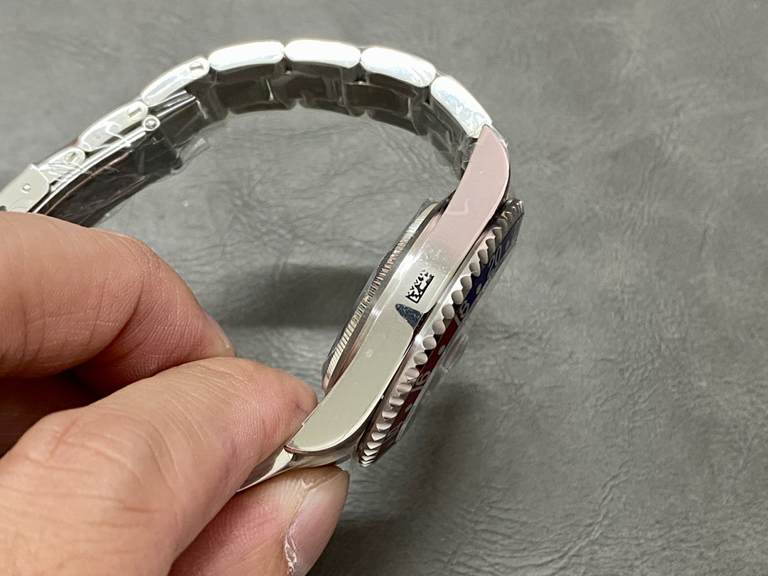 Rolex GMT-Master II 16710 Black Dial Blue Red Pepsi Bezel 40MM Mens Replica Watch