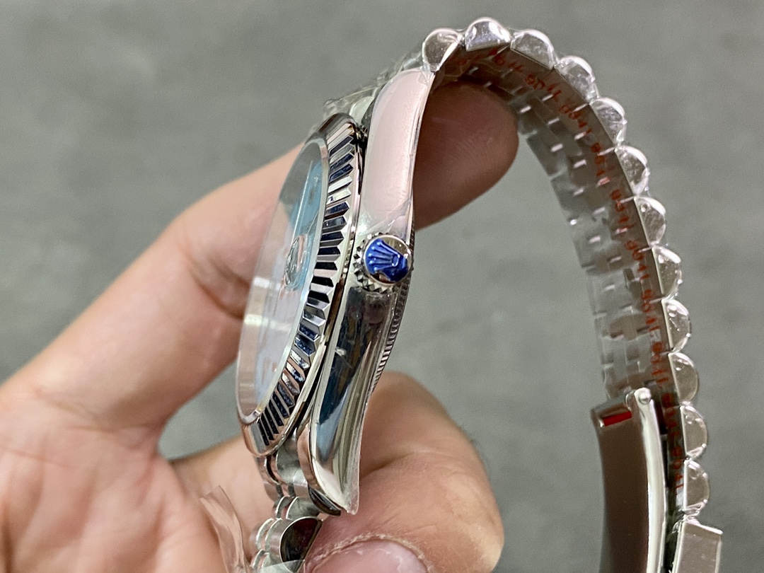 Rolex Datejust 41 Ice Blue Dial with Fluted Bezel 126334 Men's Watch