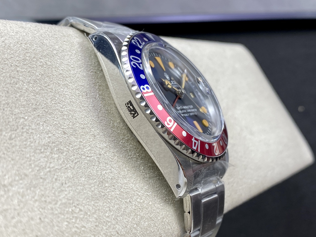 Rolex GMT-Master II 16710 Black Dial Blue Red Pepsi Bezel 40MM Mens Replica Watch
