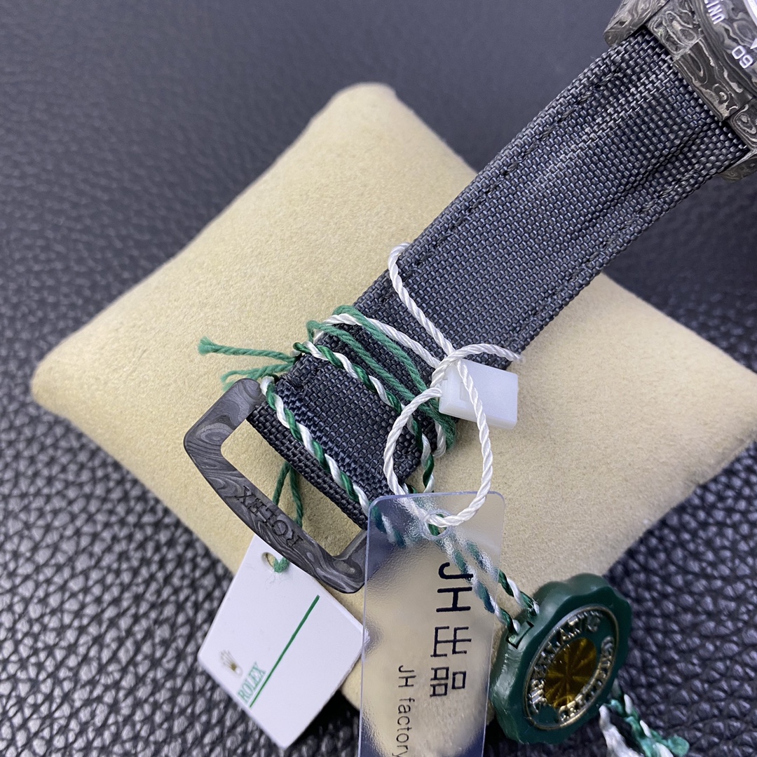 Rolex Daytona Cosmograph DIW Carbon Fiber Black Dial 40mm