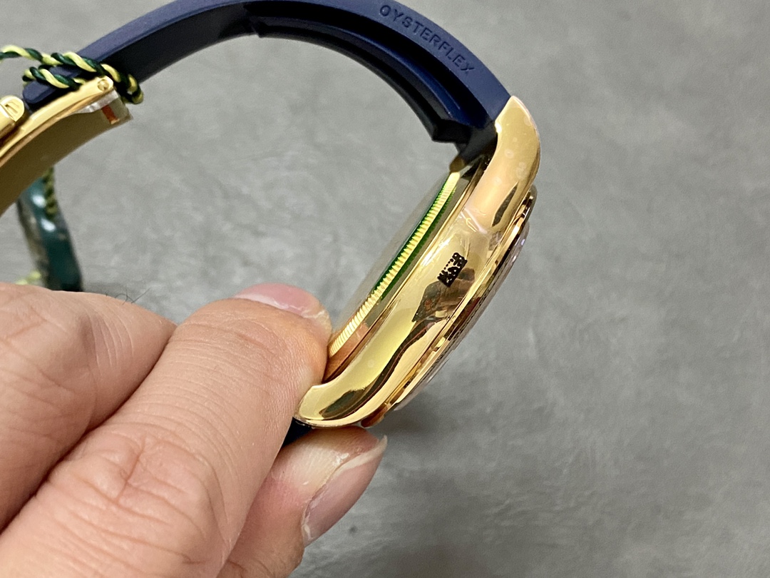 Rolex Cosmograph Daytona Yellow Gold Case Blue Dial 116518 Men's Watch