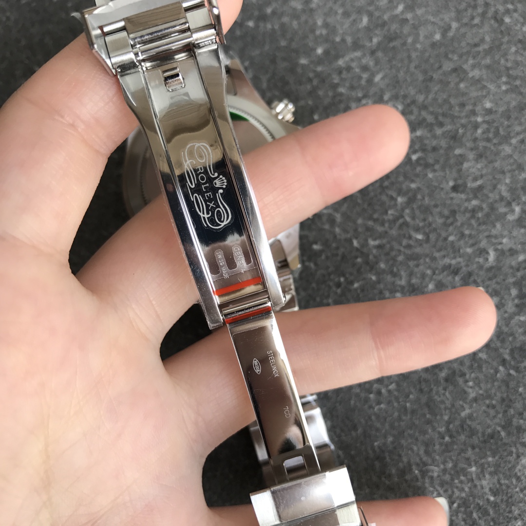 Rolex Daytona Oyster Perpetual 116500LV Green Ceramic Bezel White Dial