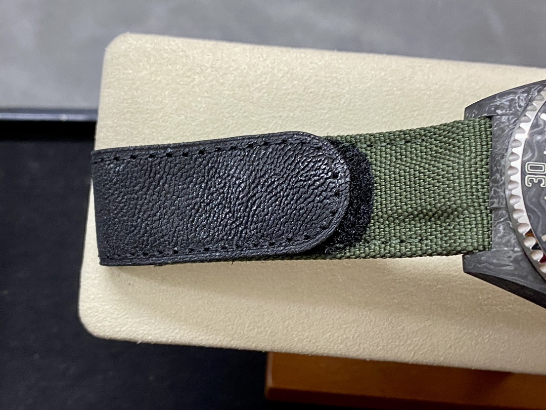 Rolex Sea Dweller DiW Carbon HUNTER ARABIC 43mm Luxury Mens Watch