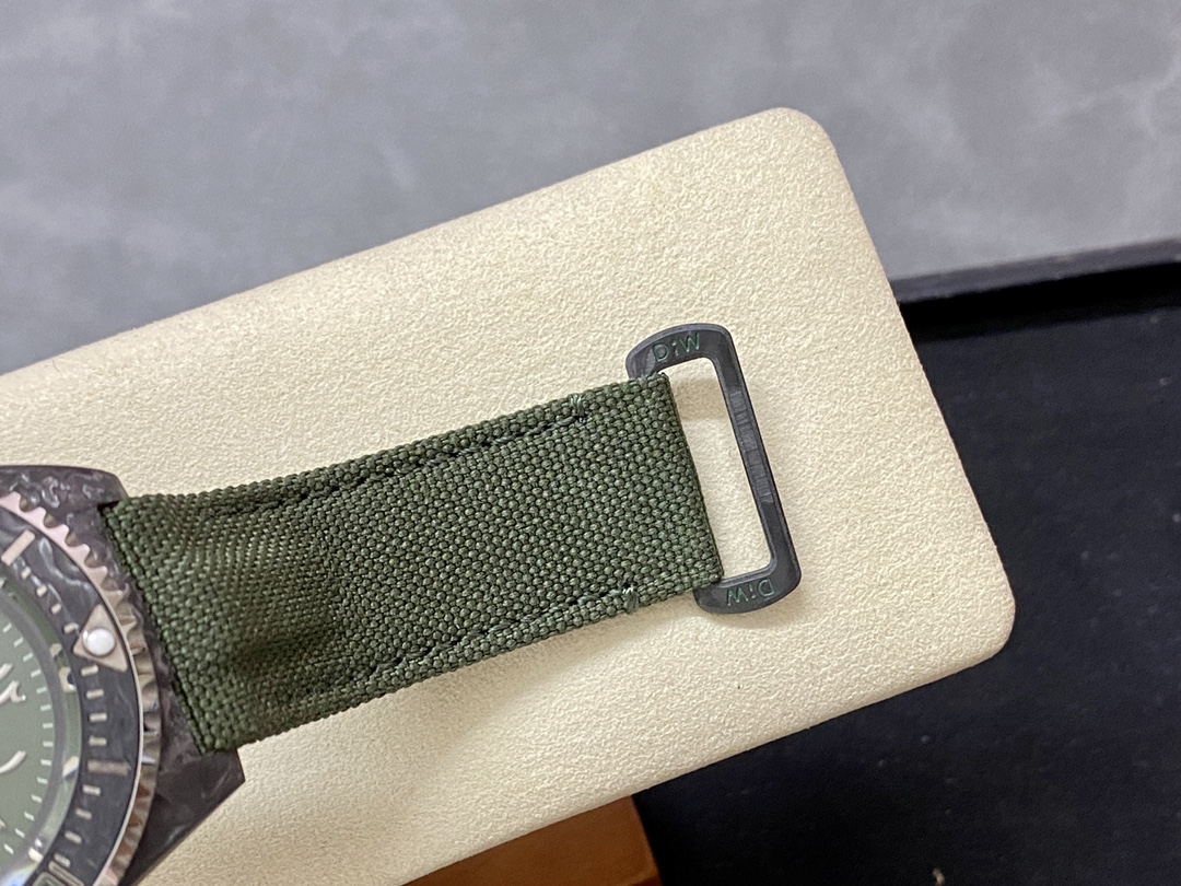 Rolex Sea Dweller DiW Carbon HUNTER ARABIC 43mm Luxury Mens Watch