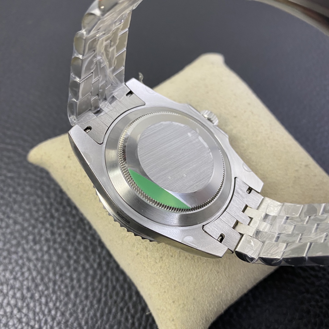 Rolex Submariner 116610LV Jubilee Bracelet 40mm Green Dial Men's Diver