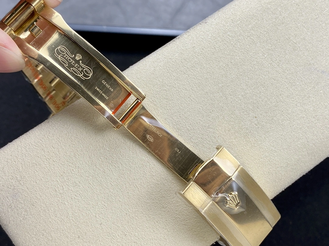 Rolex Sky Dweller 42mm Yellow Gold Champagne Dial m336938 0001 Men's Replica Watch