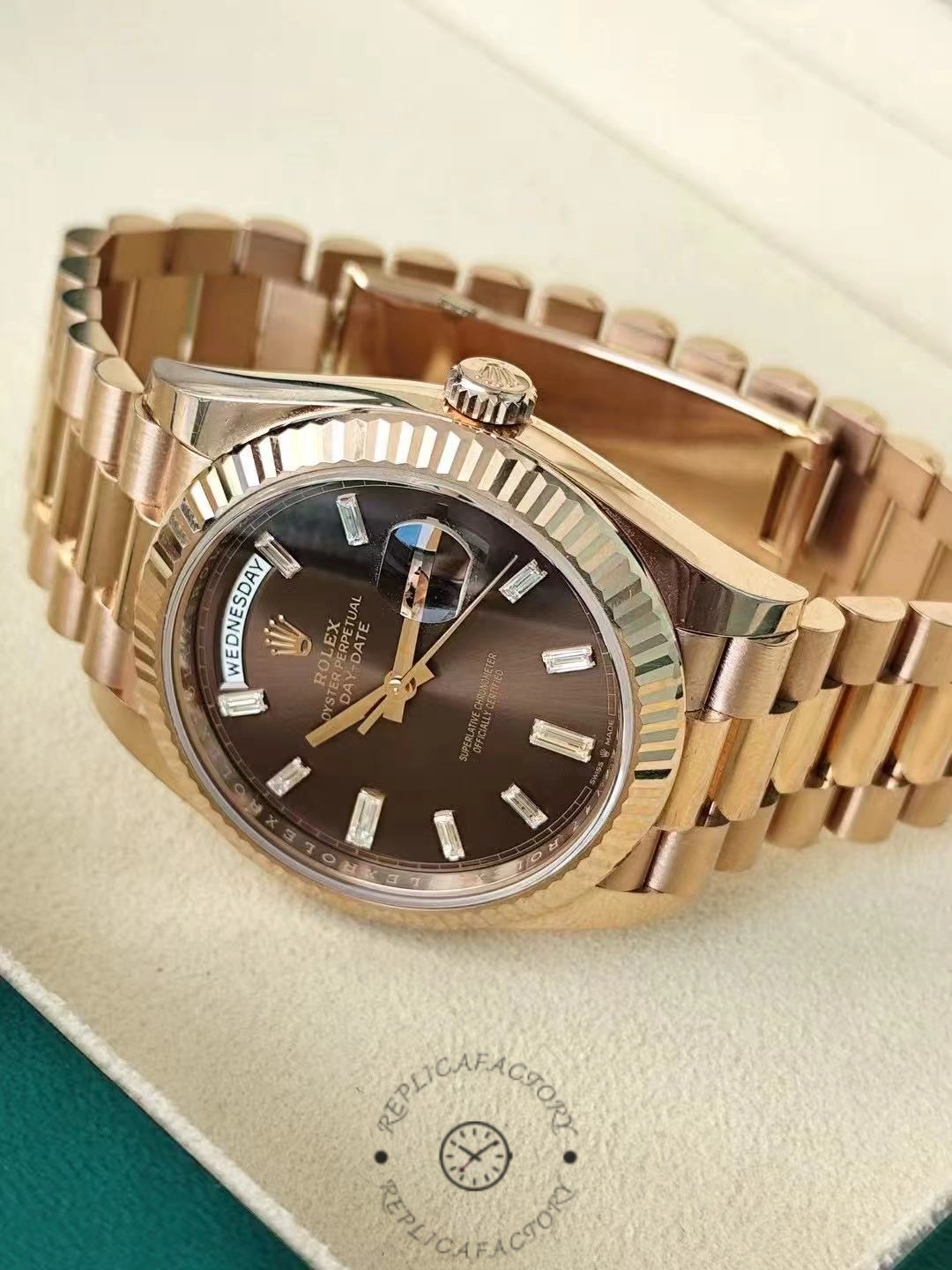 Rolex Day Date 40 18kt Everose Gold Rolex President Chocolate Dial m228235 0003