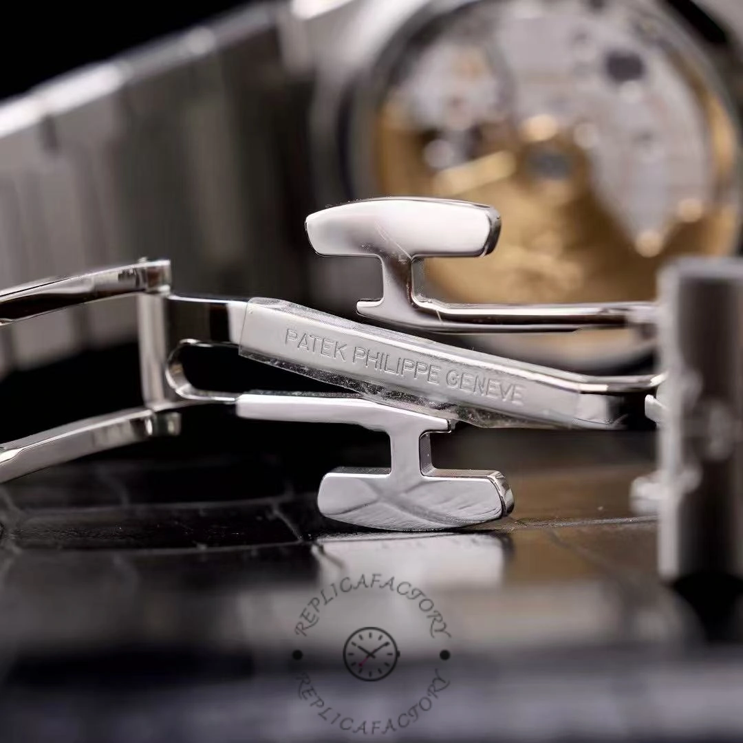 Patek Philippe Ladies Nautilus Stainless Steel 7118 1A 010