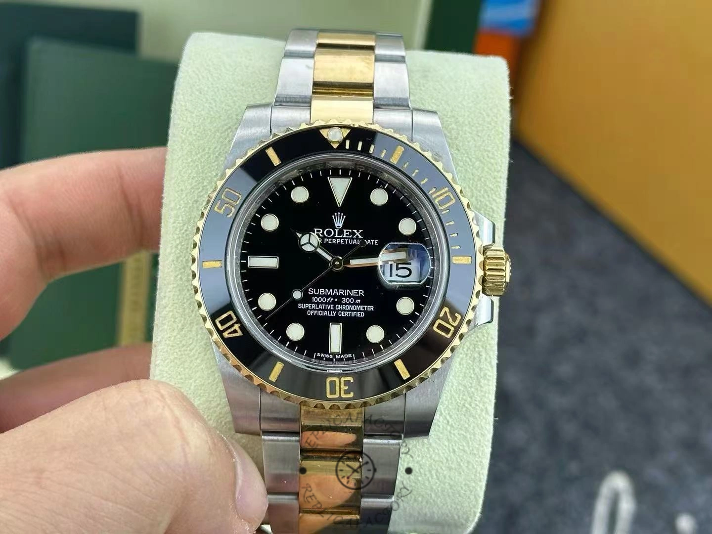 Rolex Submariner Date 116613 Stainless Steel Case Black Dial 40mm Mens Replica Watch