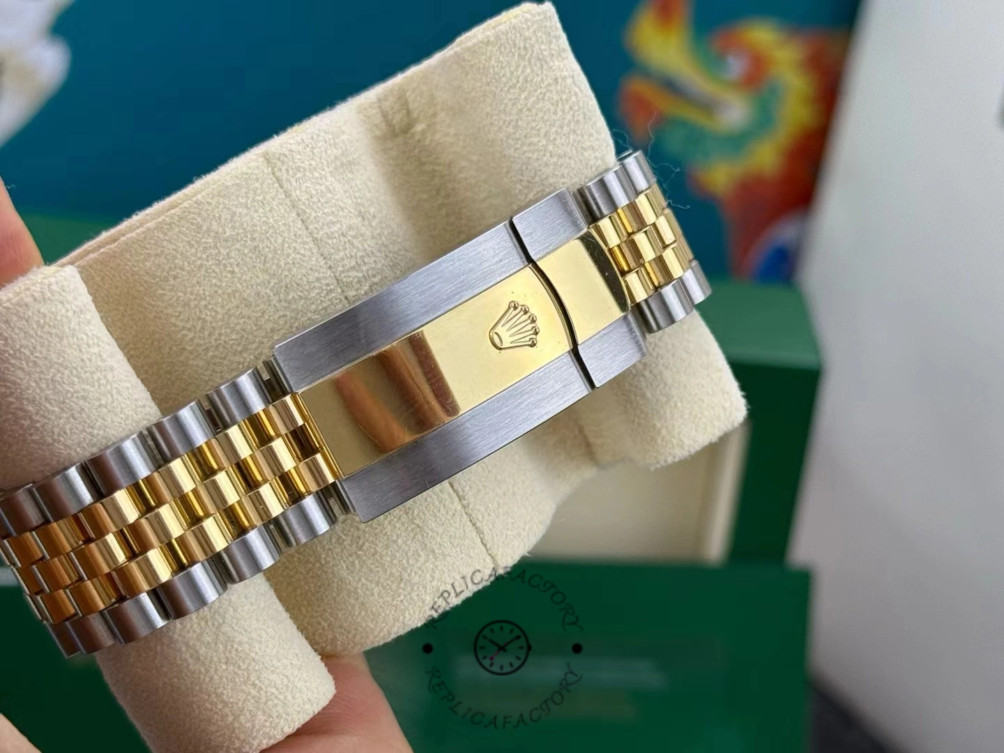 Rolex Sky-Dweller 326933 Stainless Steel Yellow Gold Champagne Dial 42MM Mens Replica Watch