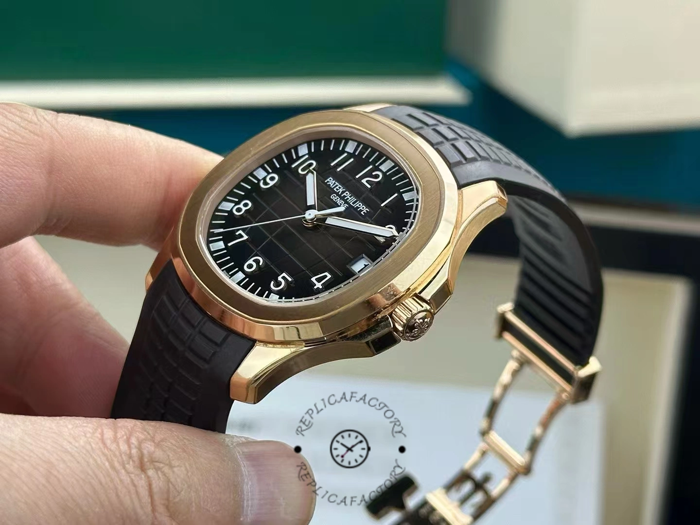 Replica Patek Philippe Aquanaut 5167R 001 40mm Mens Watch