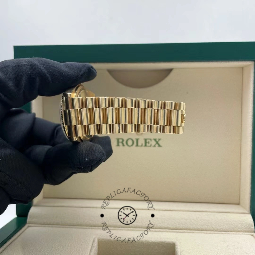 Rolex Day-Date 118238 Silver Diamond Dial