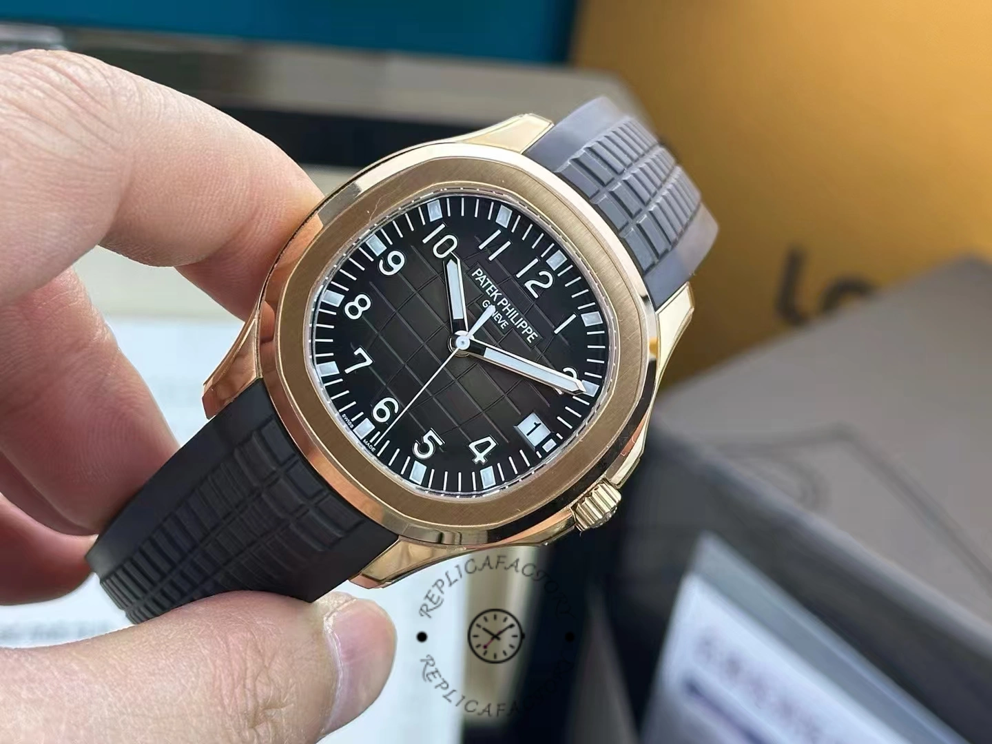 Replica Patek Philippe Aquanaut 5167R 001 40mm Mens Watch