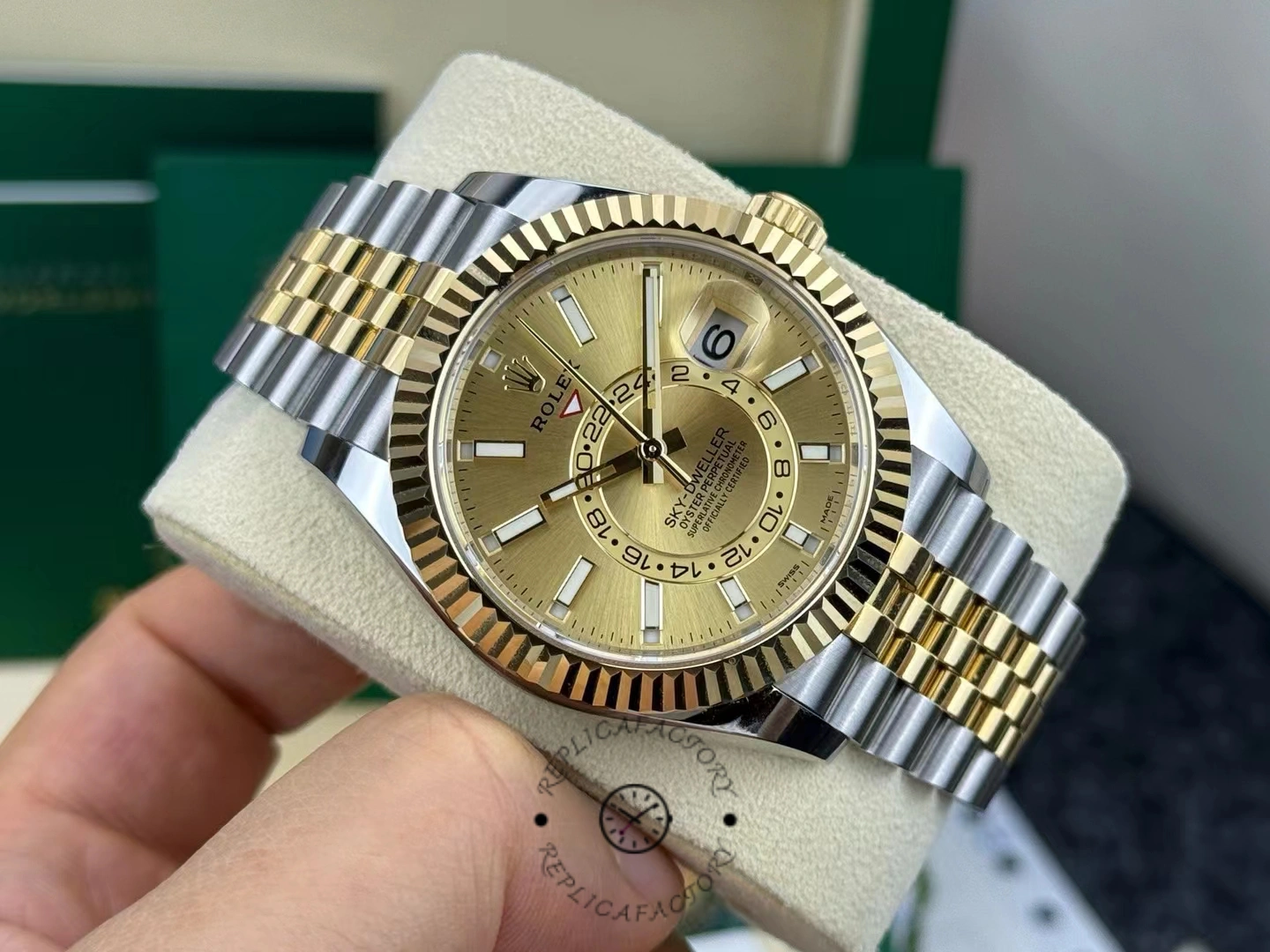 Rolex Sky-Dweller 326933 Stainless Steel Yellow Gold Champagne Dial 42MM Mens Replica Watch