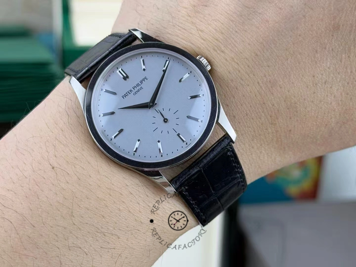 Patek Philippe Calatrava Silver Dial 18 kt White Gold 5196G 001