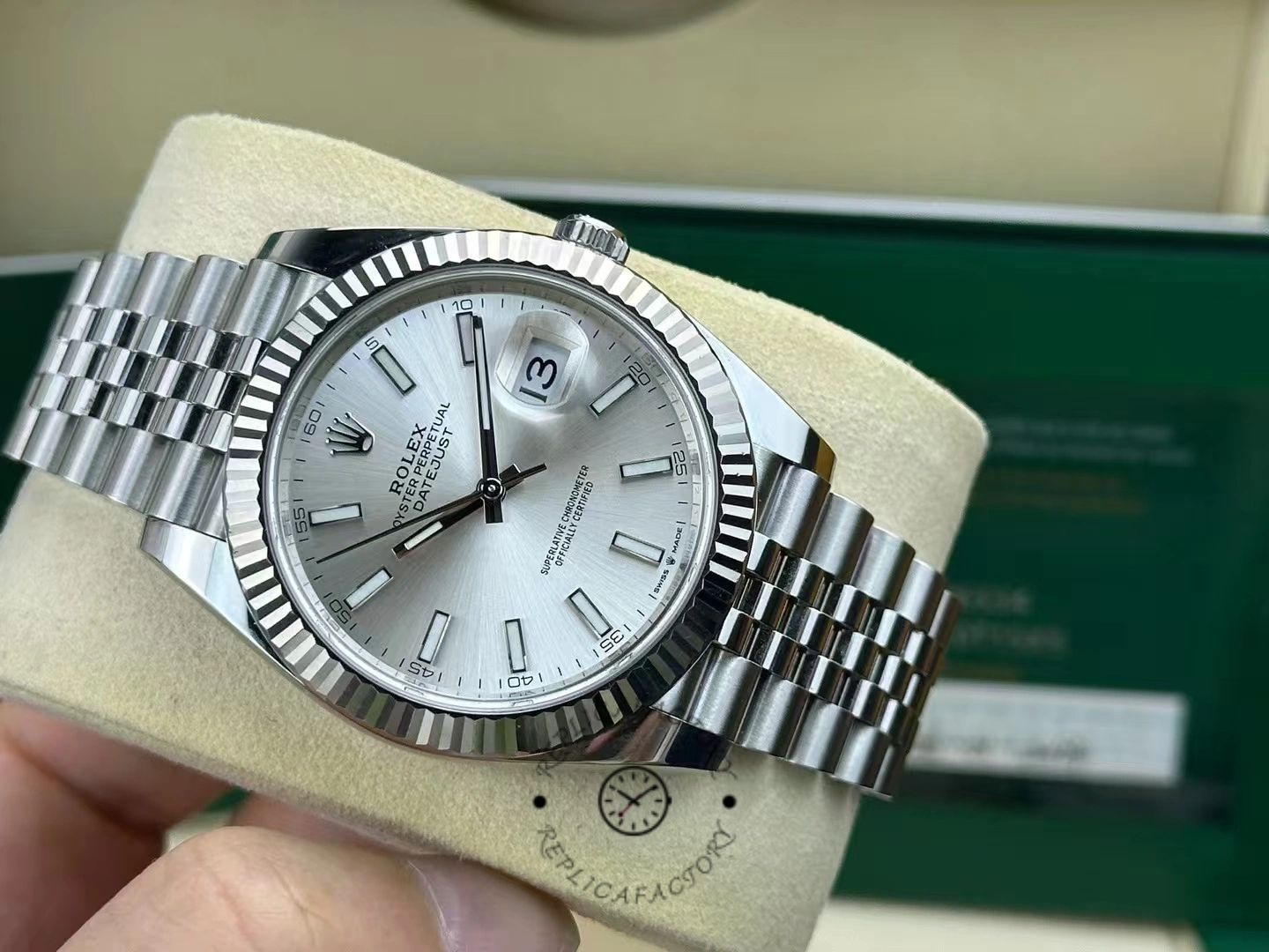 Rolex Datejust 41mm Stainless Steel 126334 0004 Silver Index Jubilee Mens Watch